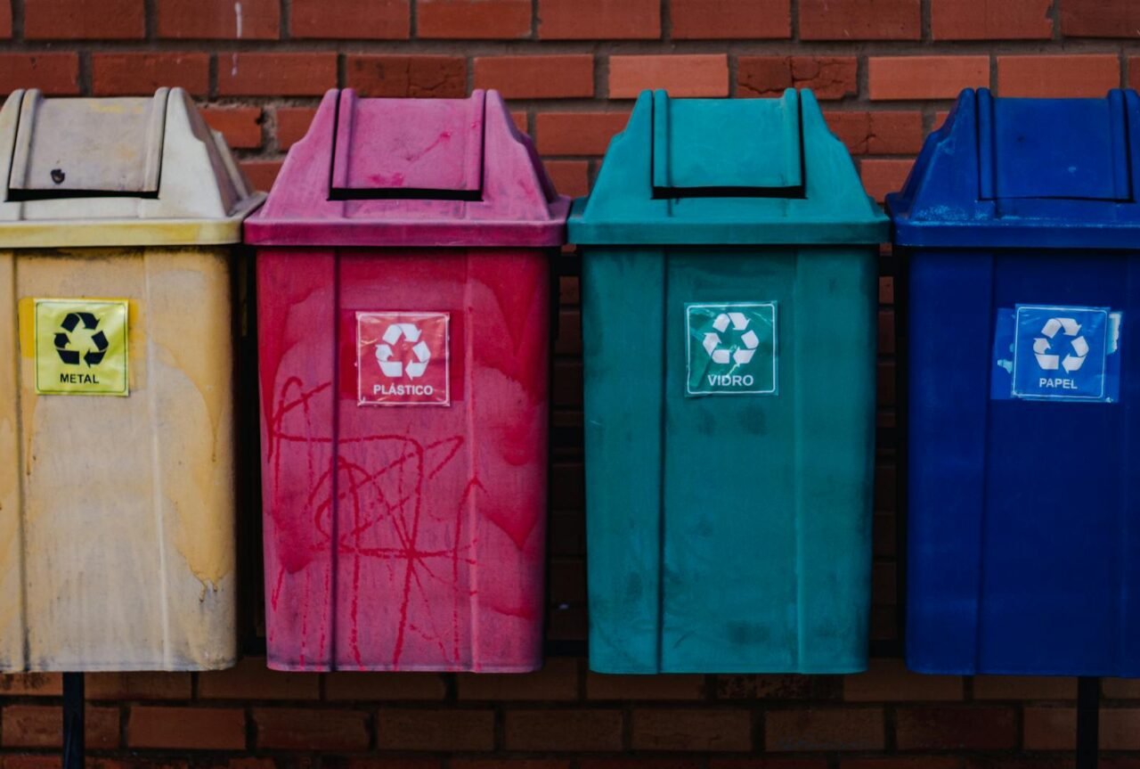 How to Build a Simple Compost Bin at Home