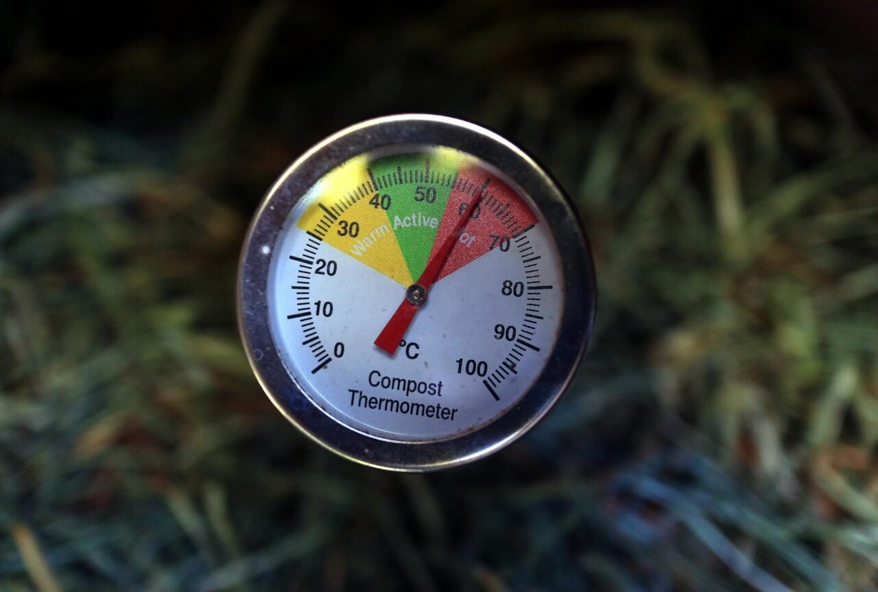 How to Build a Simple Compost Bin at Home